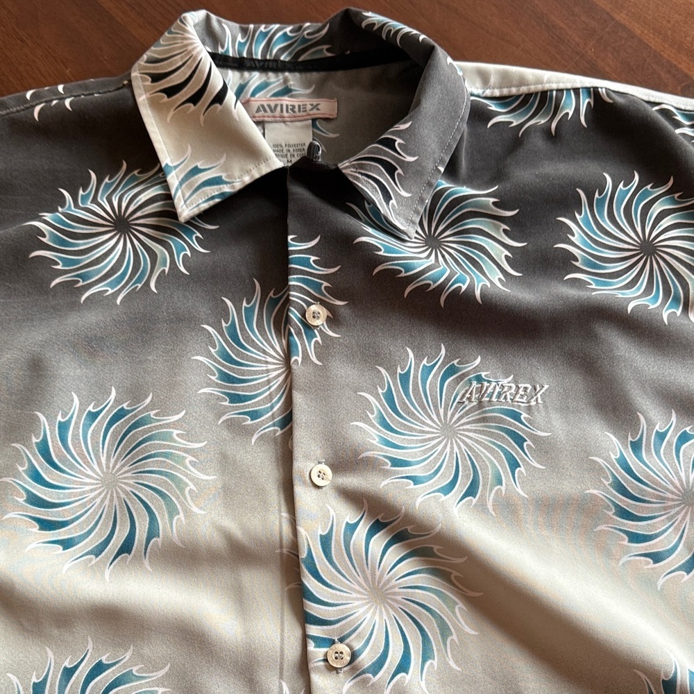 Avirex *rare* 90s Gray and Teal Swirl Design Shirt - medium for men